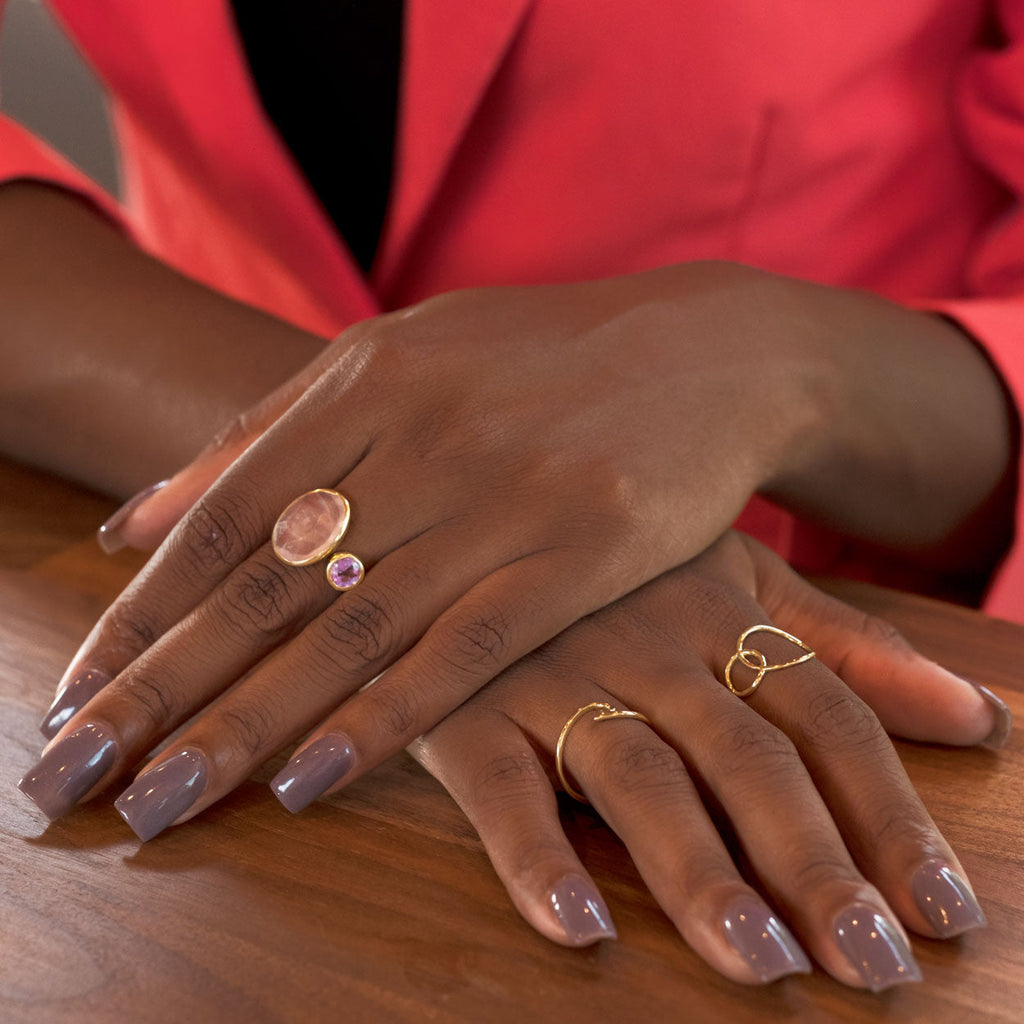 Anillo de onda bañado en oro de 14 quilates