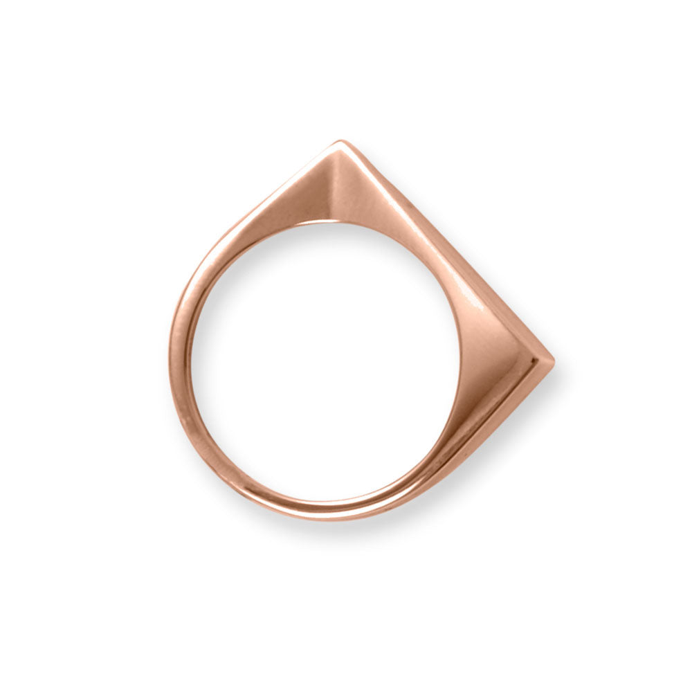 Anillo triangular con parte superior plana chapado en oro rosa de 14 quilates